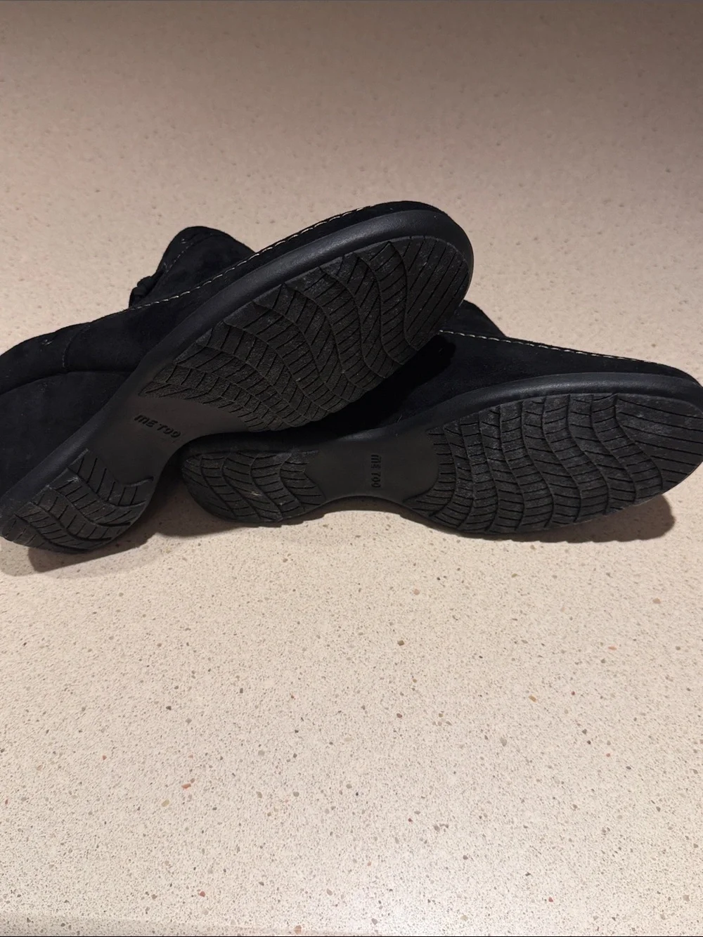 me too Black Suede Slip-On Moccasin Loafers Size 9 USA